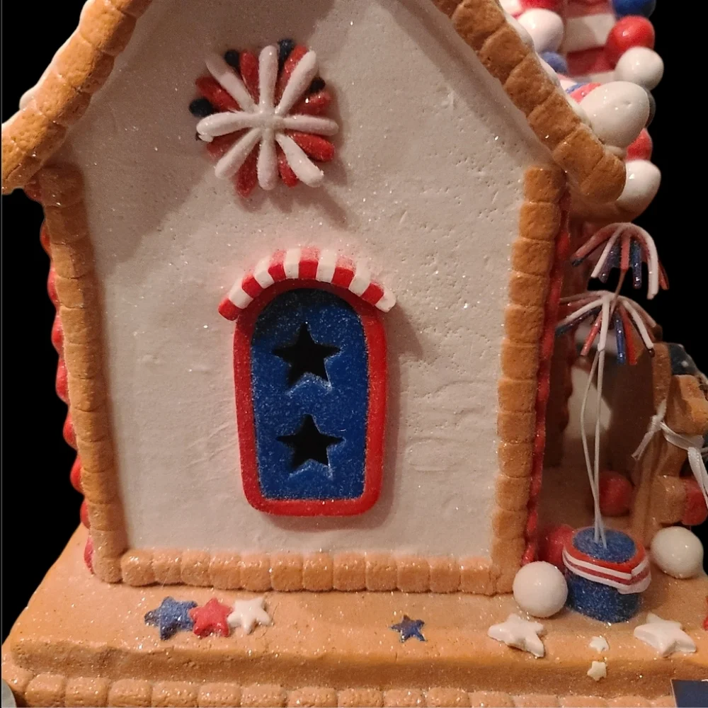 Patriotic LED 4th of July AMERICANA Gingerbread House Stars & Stripes Lighted - Picture 11 of 13